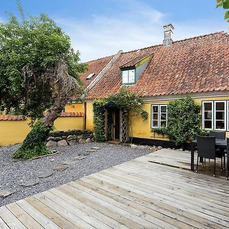Idyllisk, Historisk Byhus Ved Fjorden I Mariager Kültér fotó