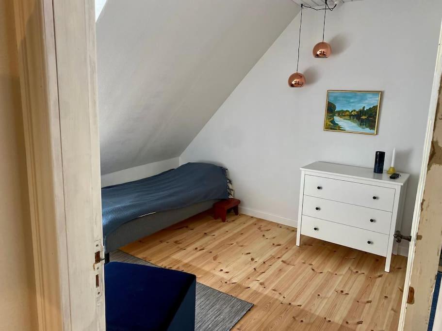 Idyllisk, Historisk Byhus Ved Fjorden I Mariager Kültér fotó