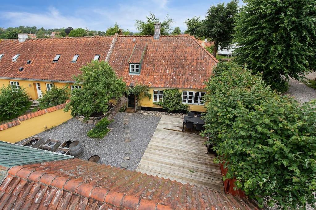 Idyllisk, Historisk Byhus Ved Fjorden I Mariager Kültér fotó